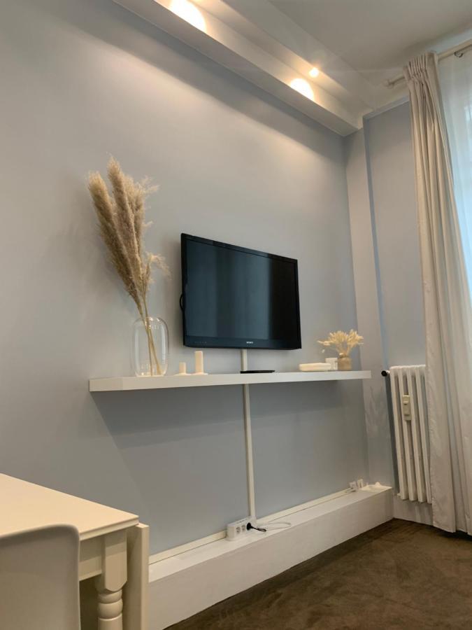 Apartment Charming Eiffel Tower Paris