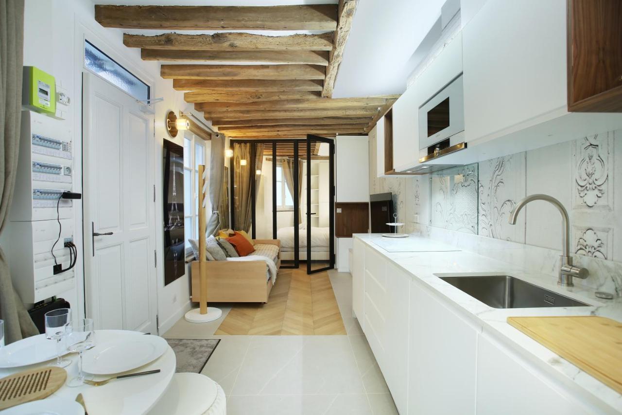 Superb Place Des Vosges Le Marais *