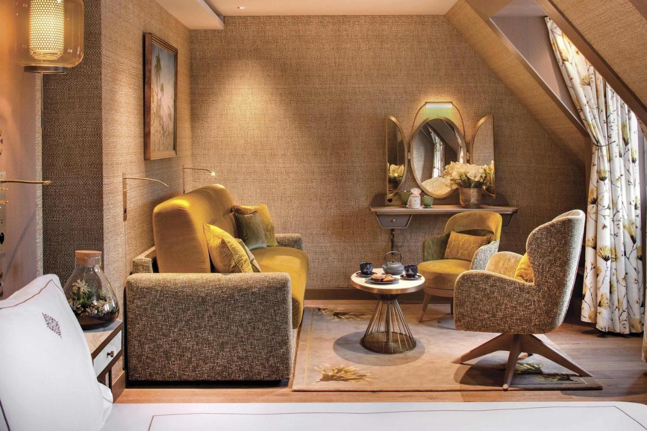 Hotel La Demeure Montaigne Paris