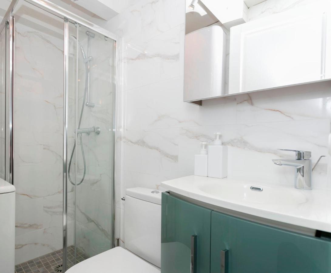 La Madeleine Private Studio Apartment Paris