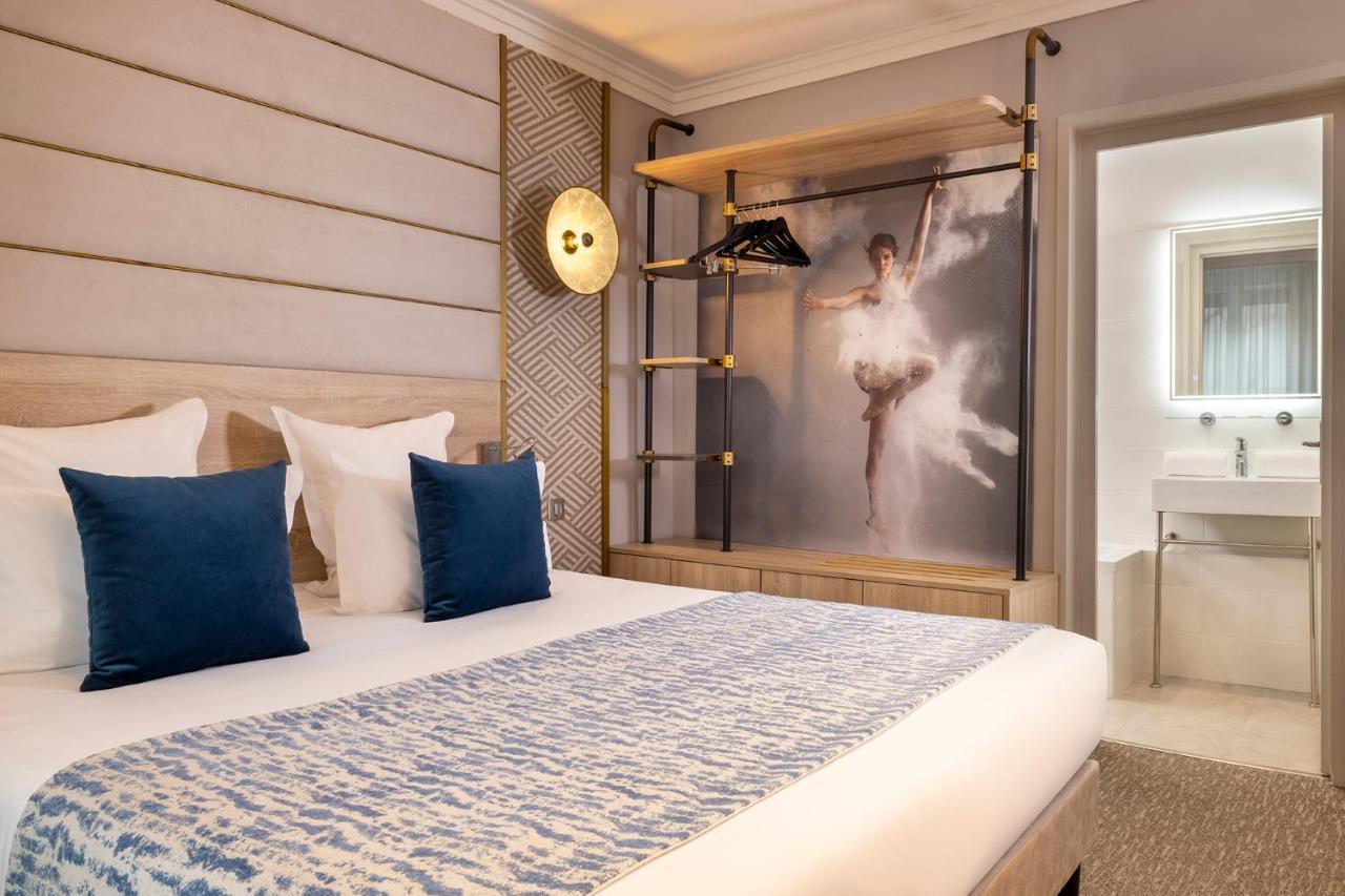 Nude - Color Vision Hotel 4*