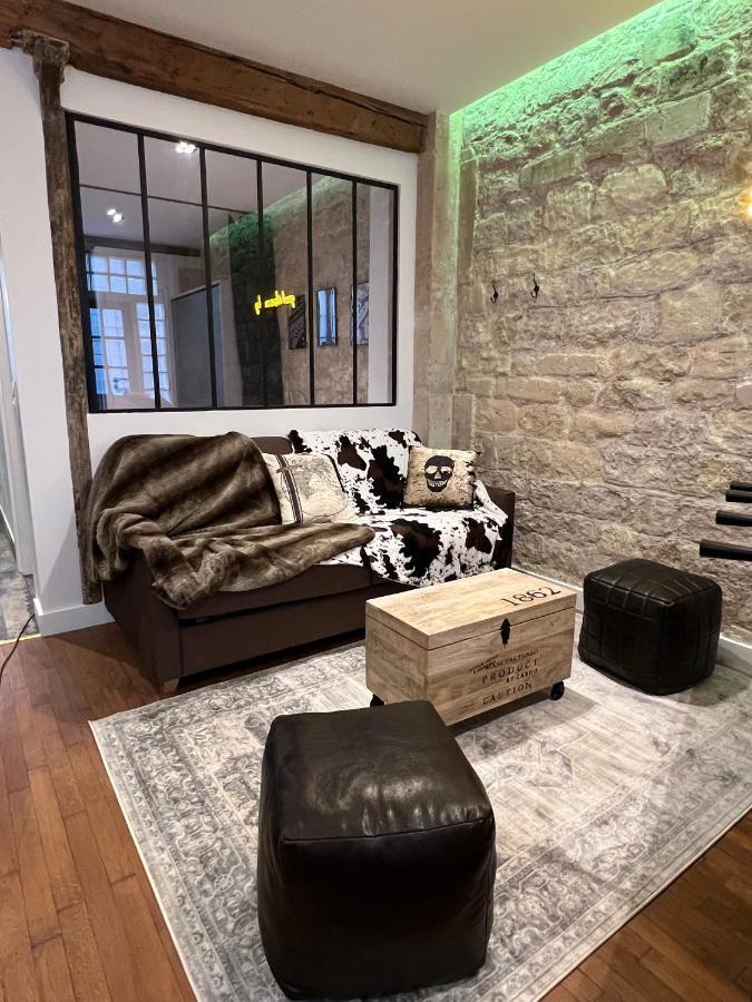 Good Vibes Luxurious Loft In 11th, With Ac & Table Football Apartment *