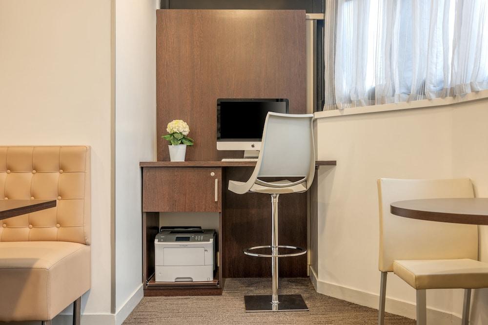 Citadines Republique Aparthotel 3*
