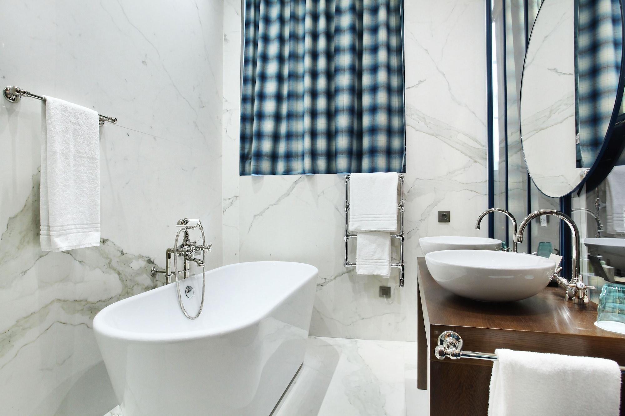 Le Robinet D'or 3*