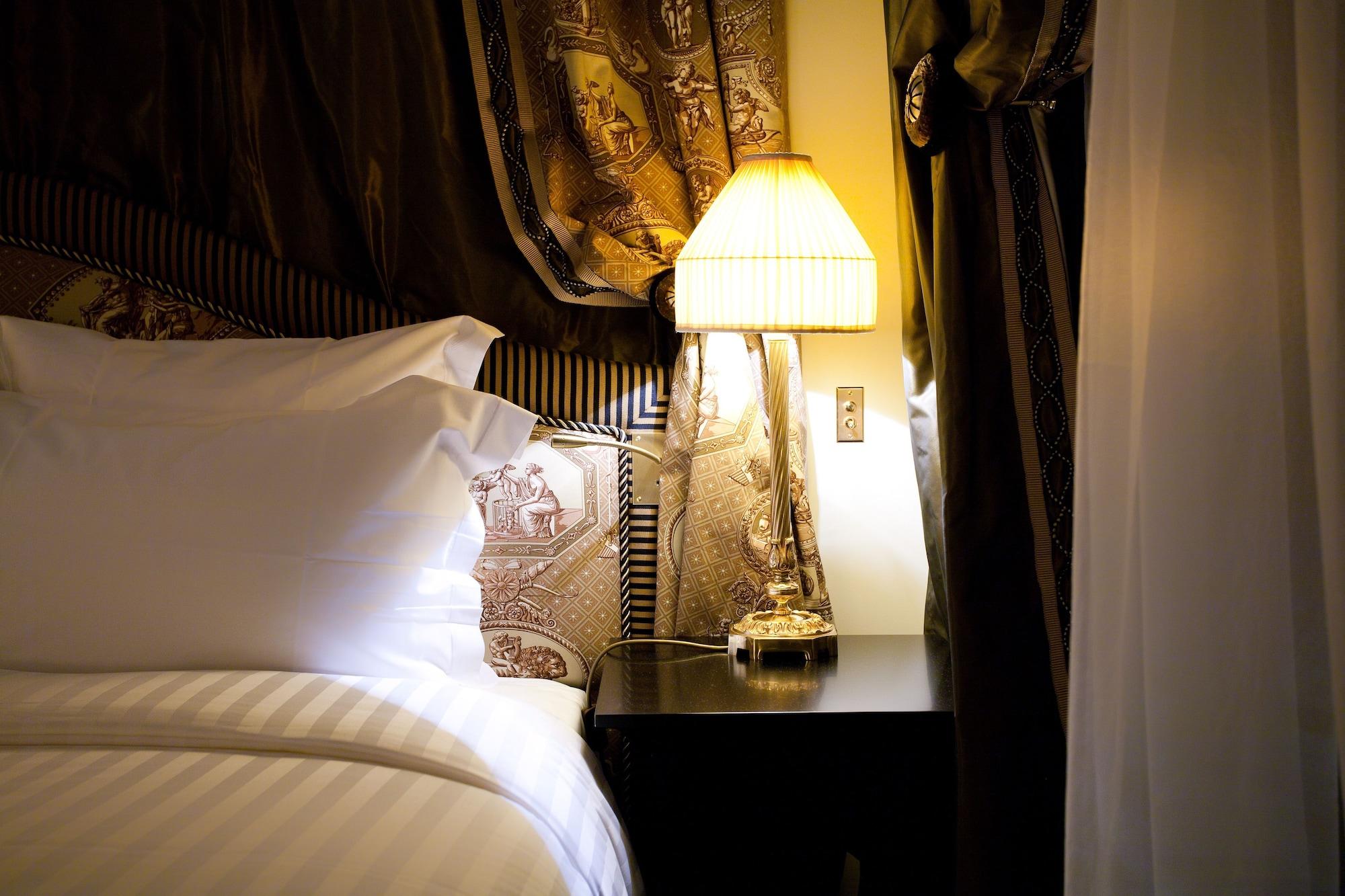 Maison Athénée Hotel 4*