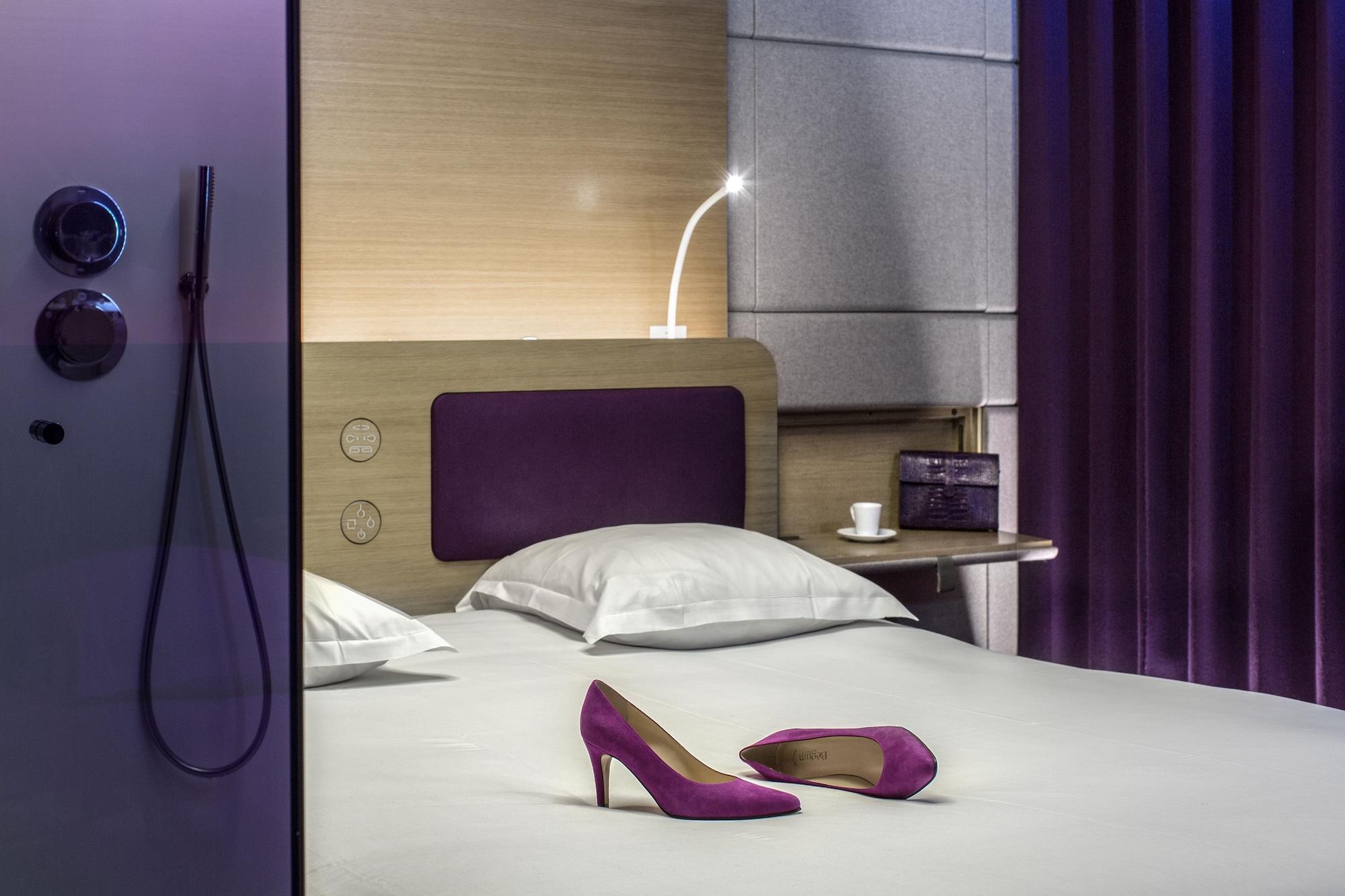Odyssey By Elegancia Paris