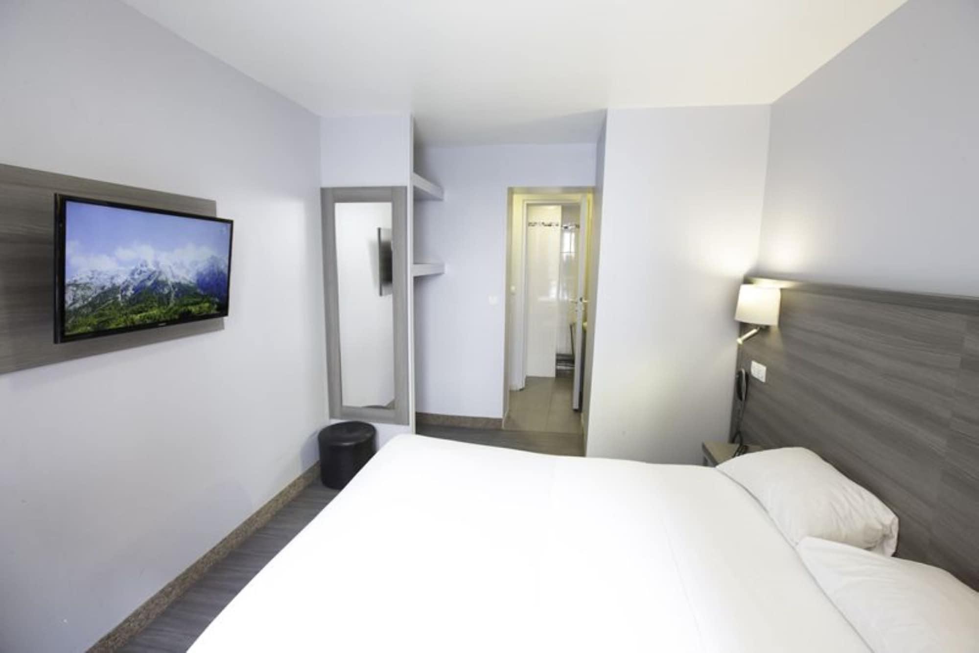 Hotel Hipotel Pere-lachaise Republique 3*