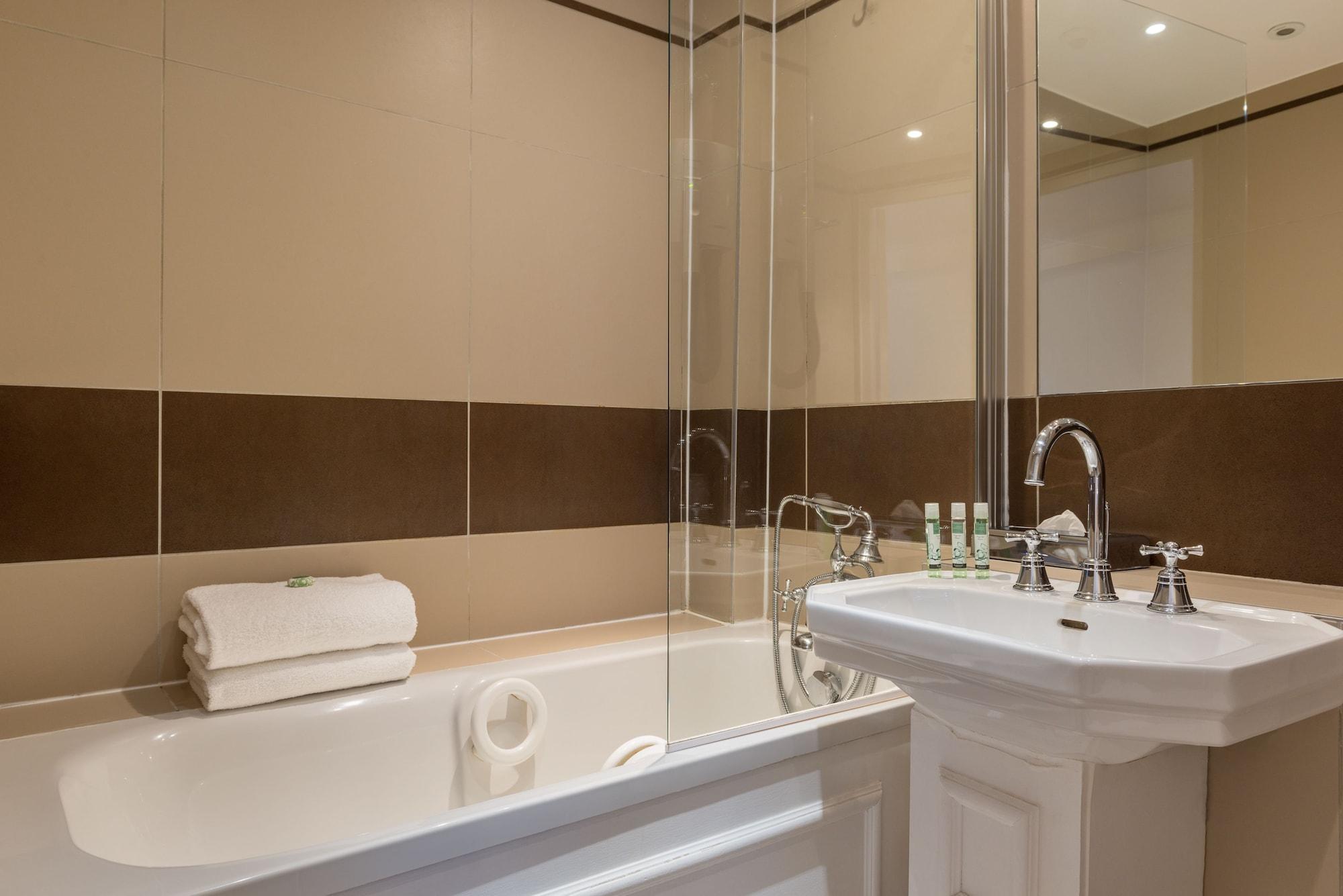 Crystal Hotel 3*