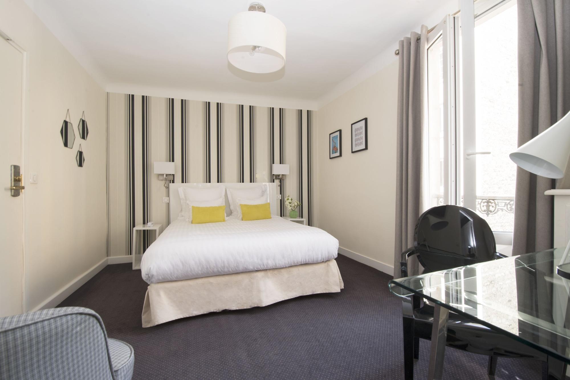 Hotel Des Batignolles 3*
