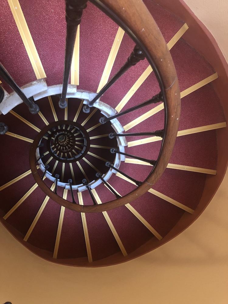 Royal Bergère Hotel 3*