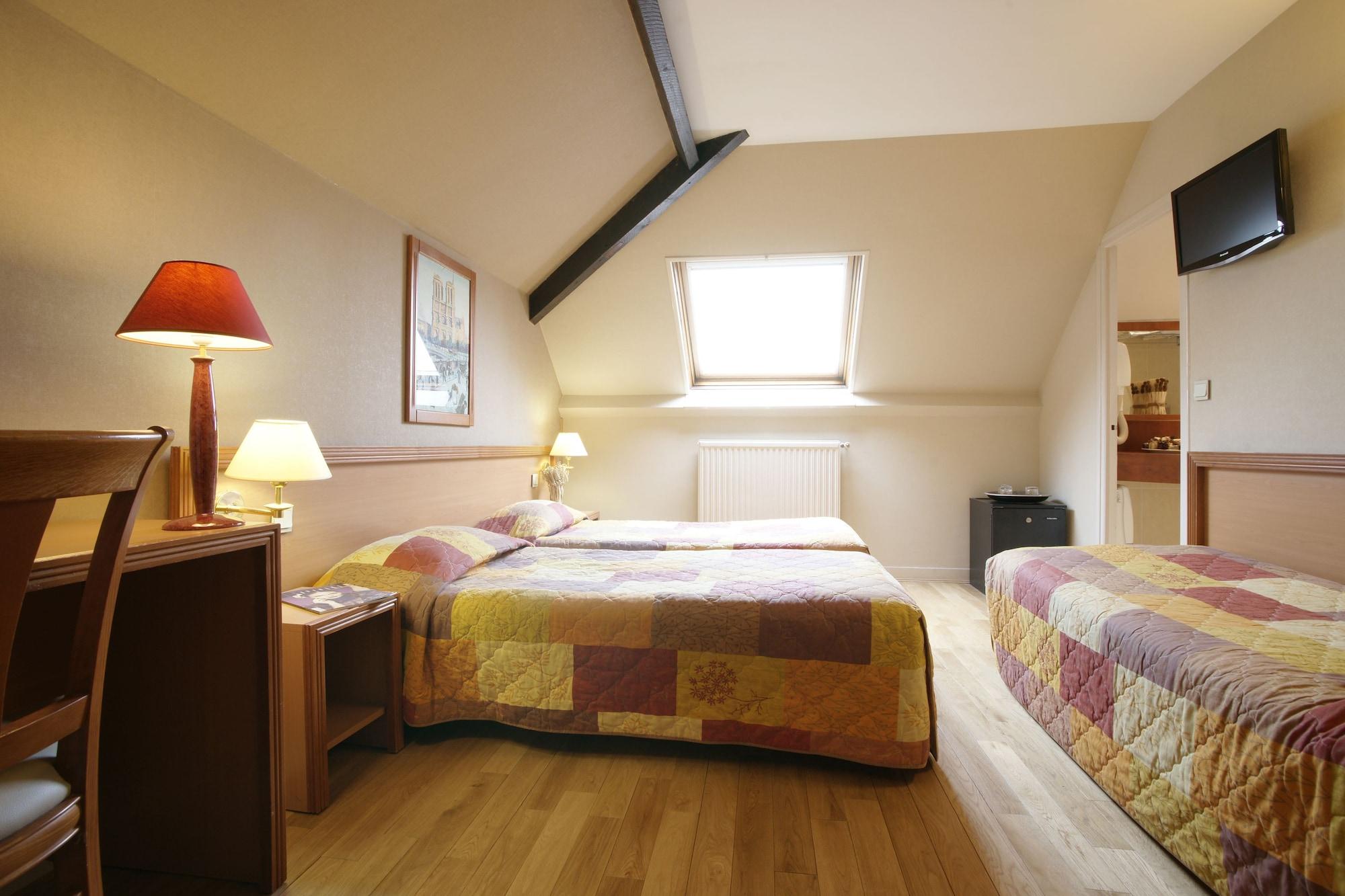 Le Beaugency Hotel 3*