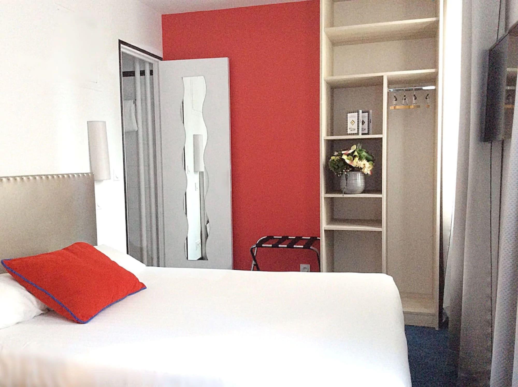 Du Mont Dore Batignolles Hotel
