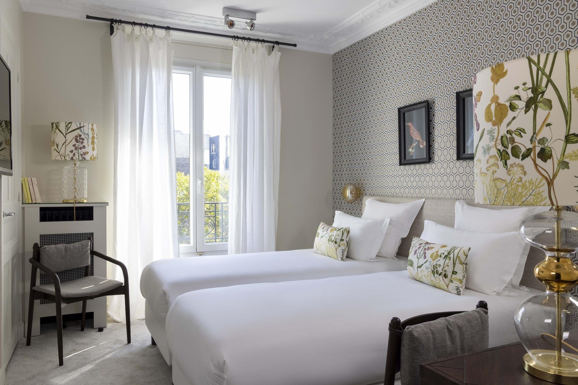 Hotel De Banville 4*