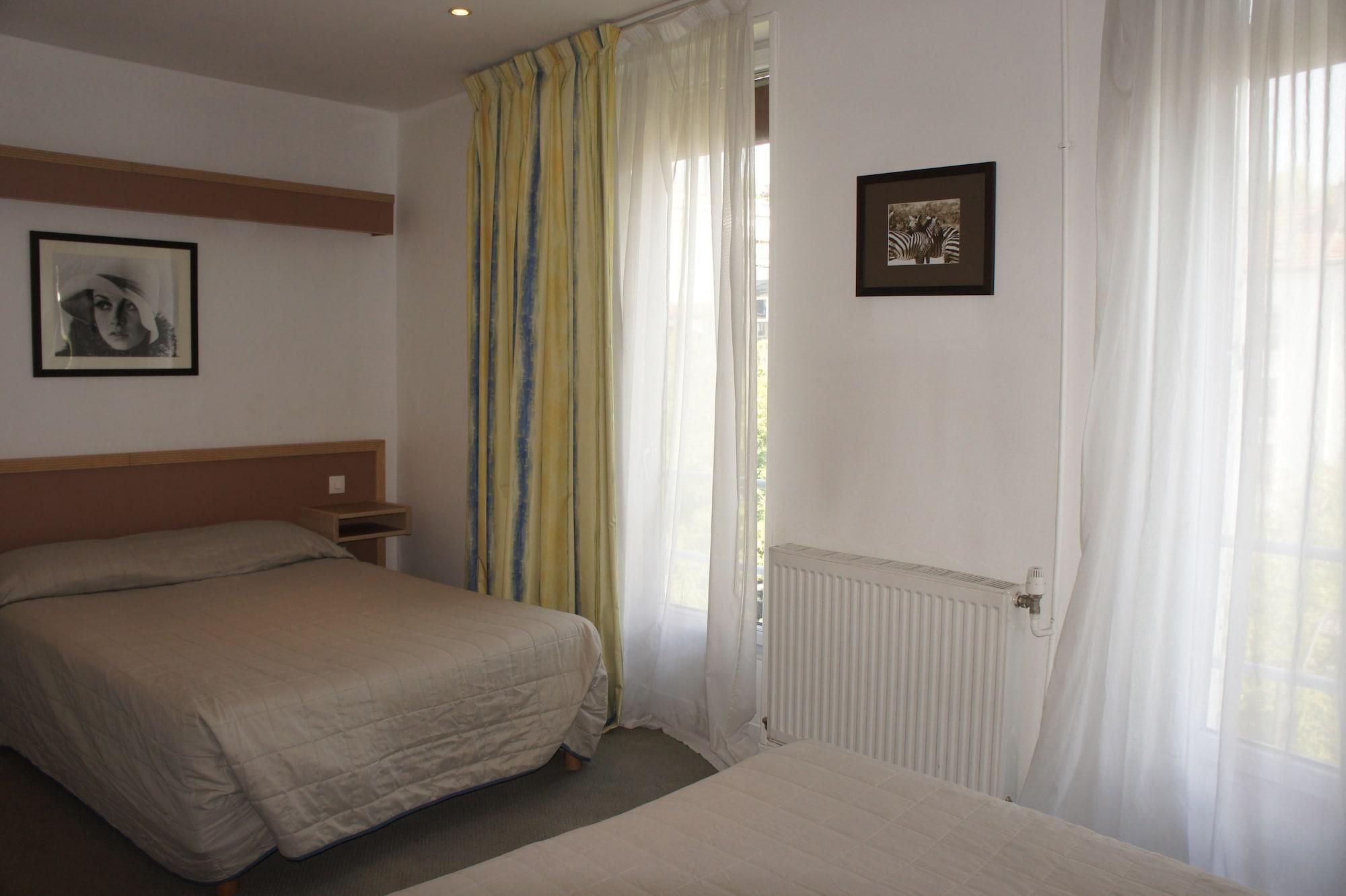Hotel Edgar Quinet 2*