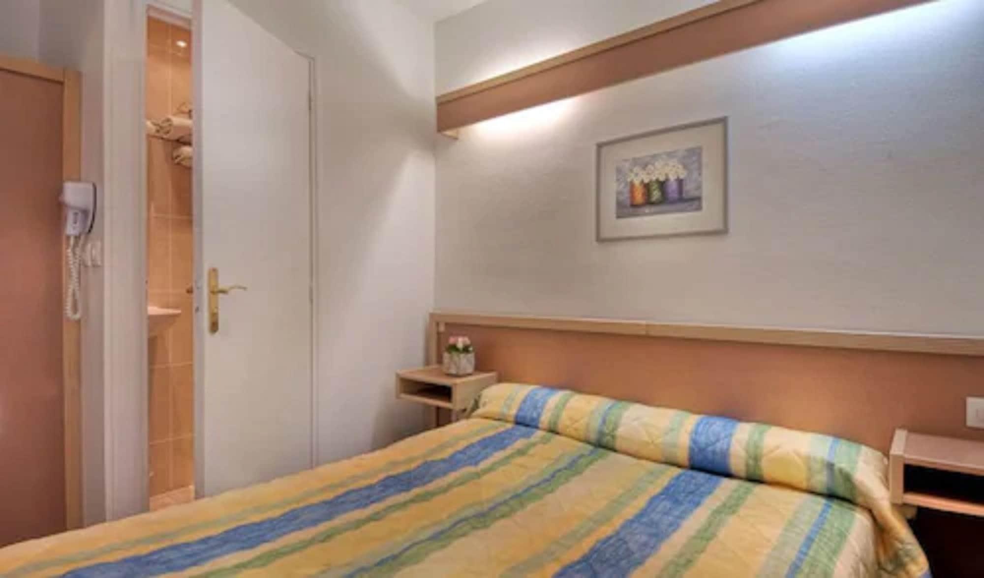 Edgar Quinet Hotel 2*