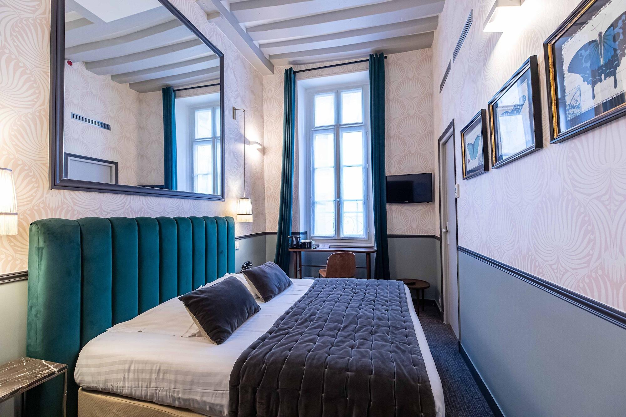 Dauphine Saint Germain Paris