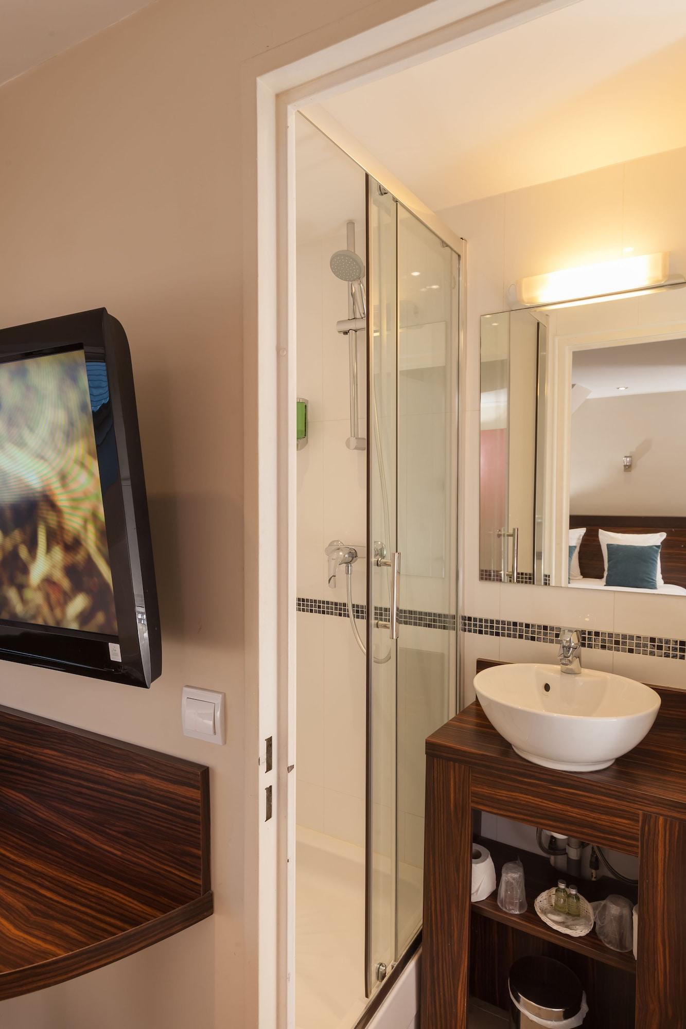 Apolonia Montmartre; Sure Collection By Best Western Hotel 3*