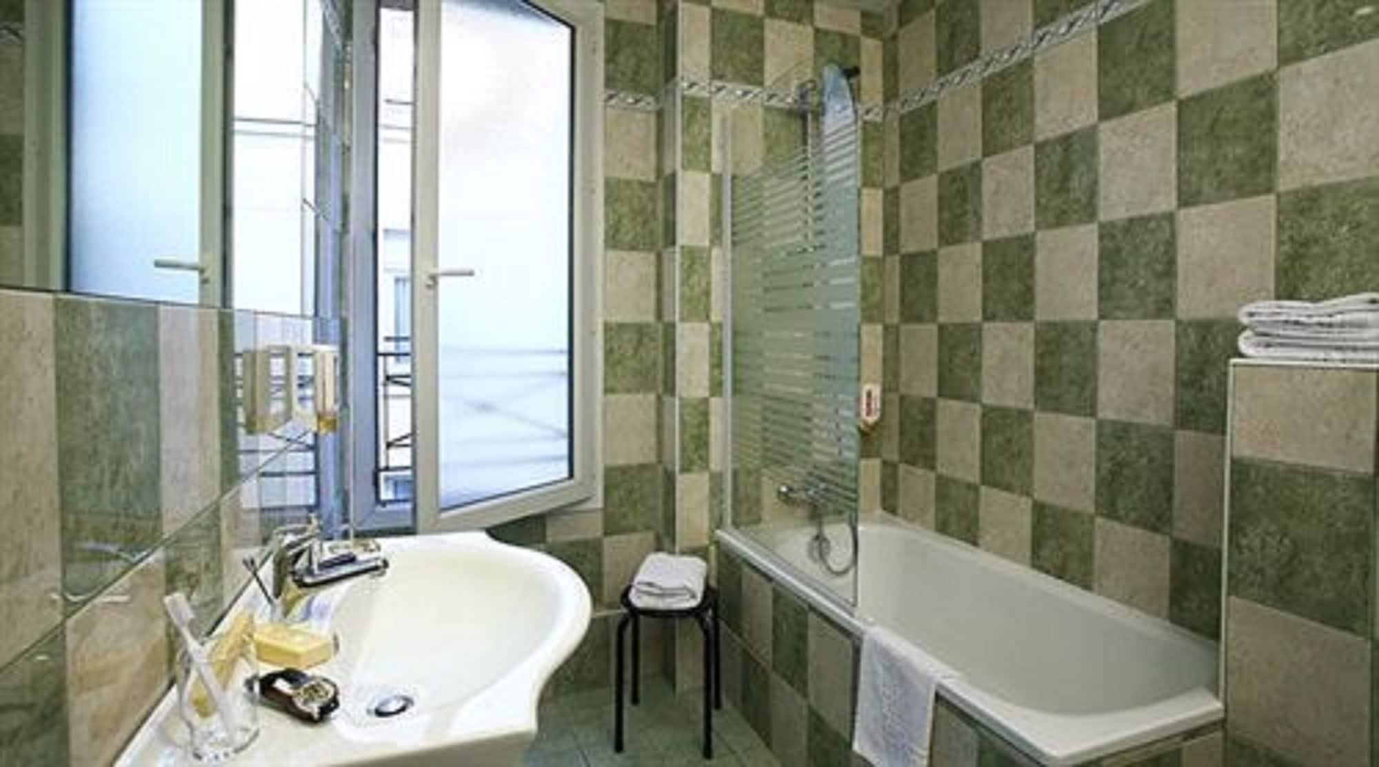 Hotel Kabanel By Happyculture 3*