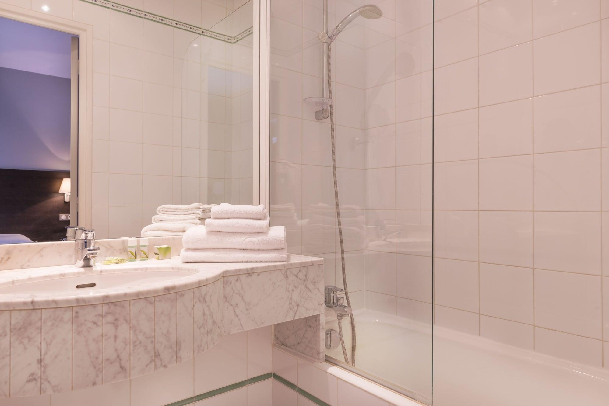 Hotel Des Ecrivains Paris