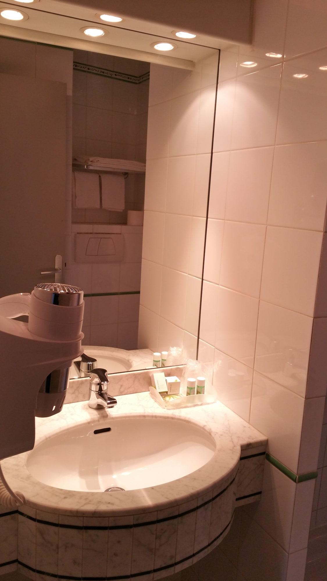 Hotel Des Ecrivains 3*