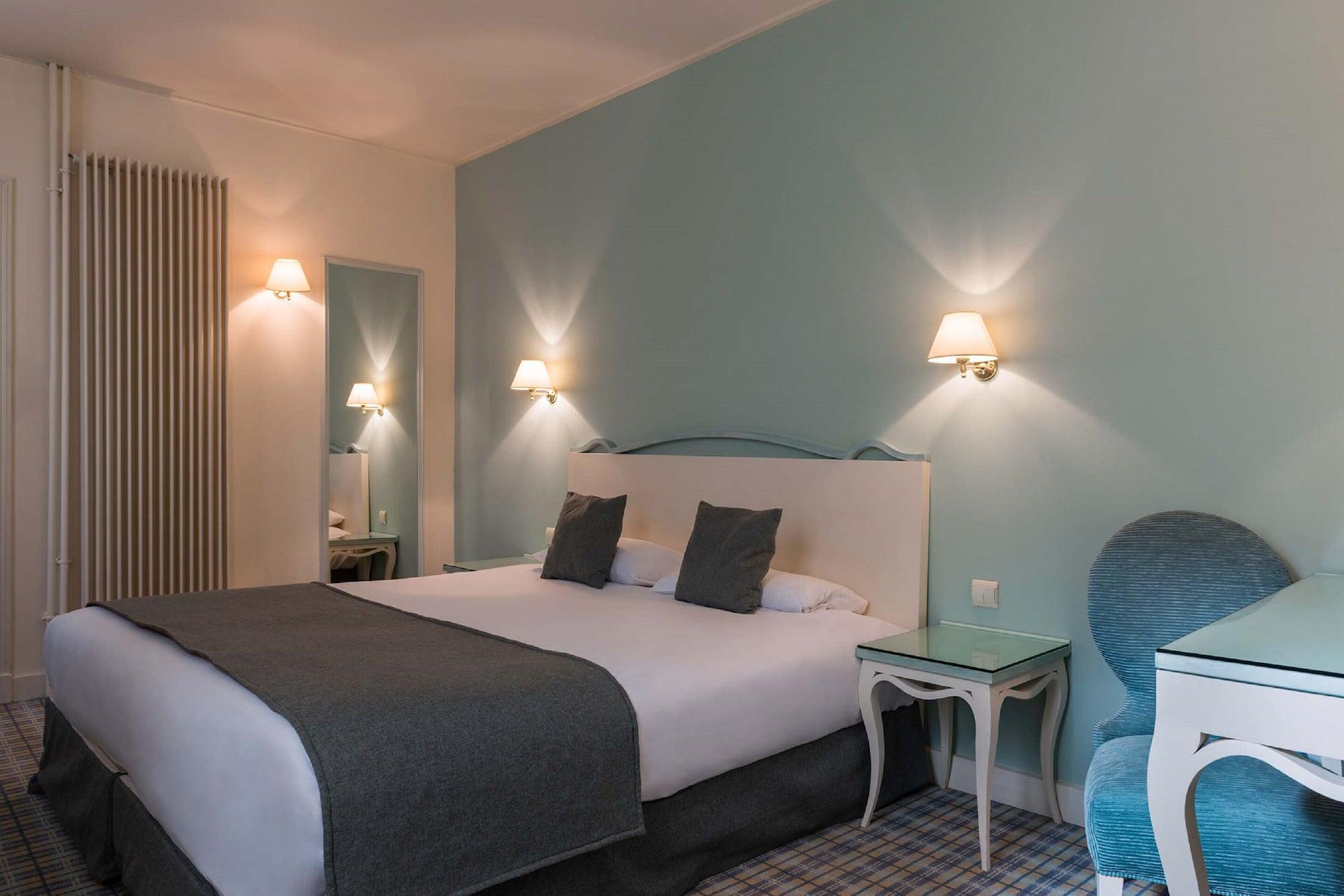 Etoile Saint Ferdinand By Happyculture Hotel 4*
