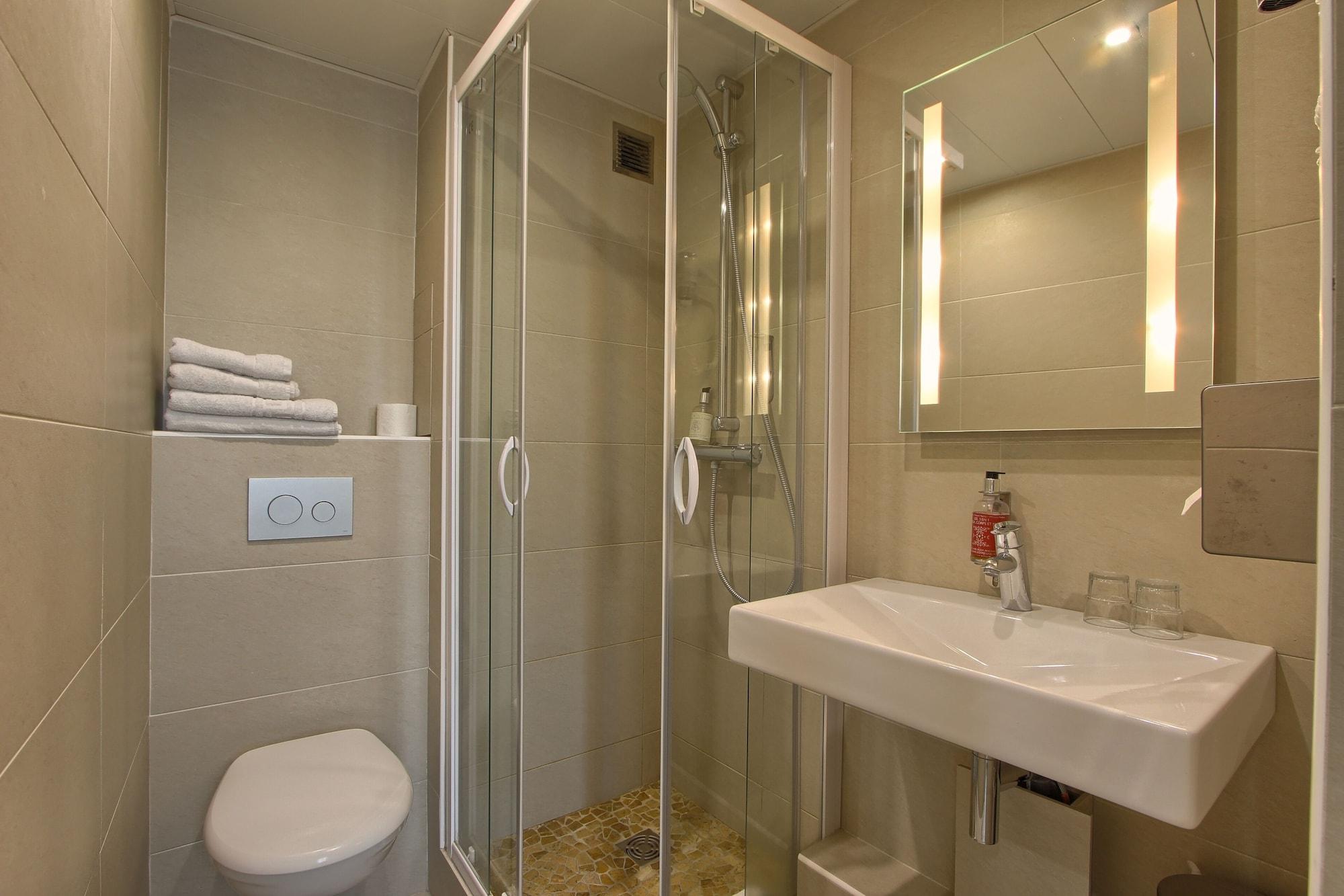 Hotel Margaux Opéra Montmartre Paris