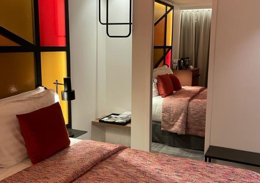 Hotel Le 12 4*