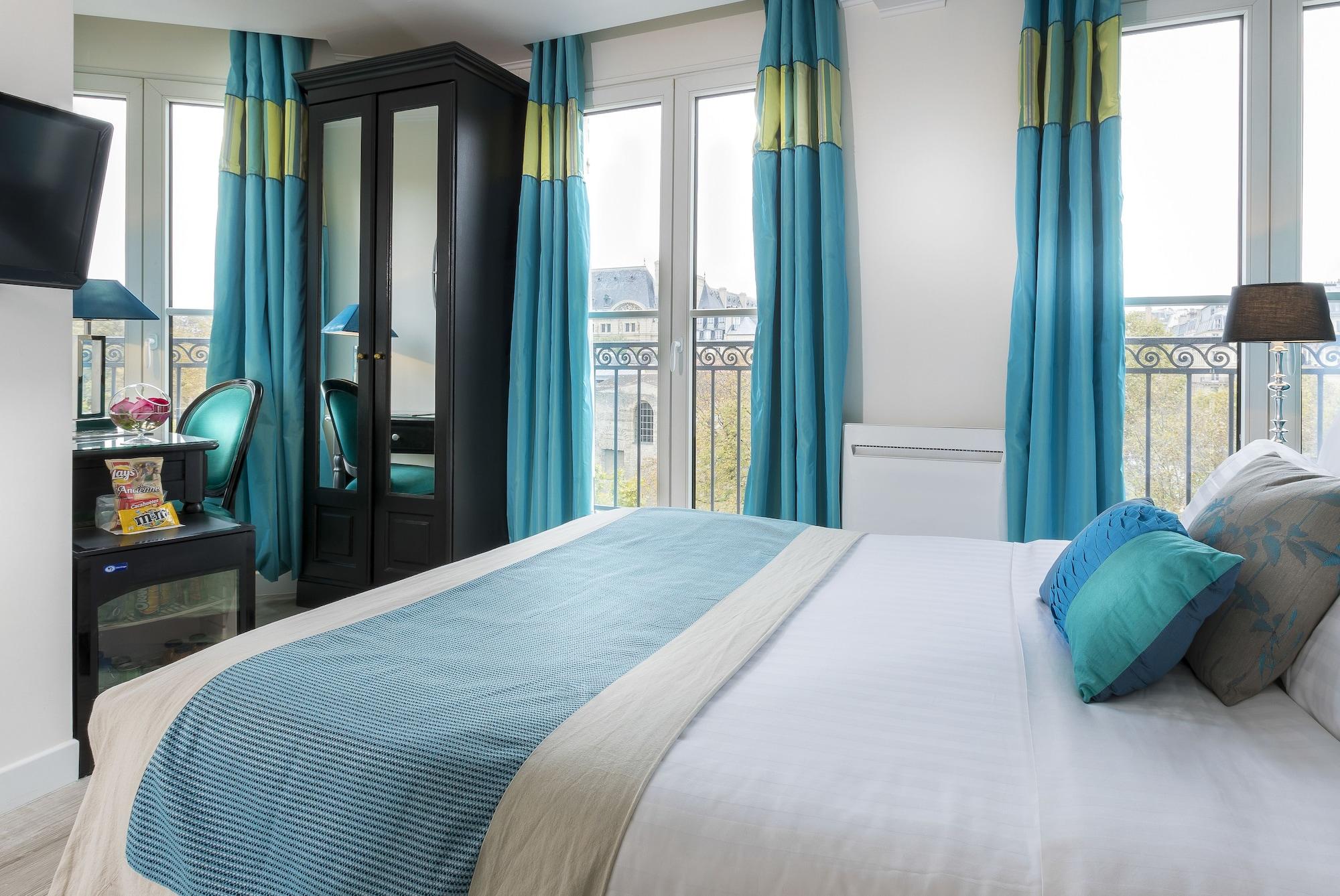 Cluny Square 3*