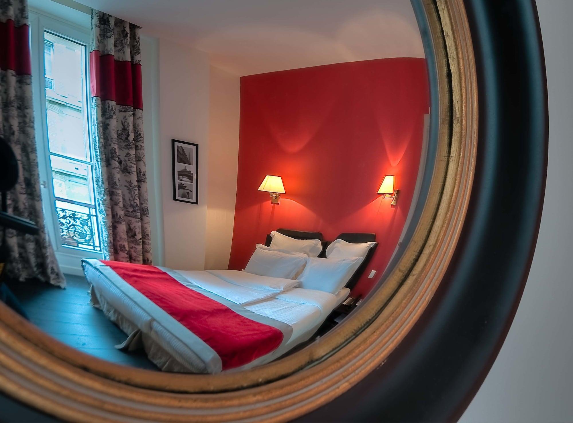 Cluny Square Hotel 3*
