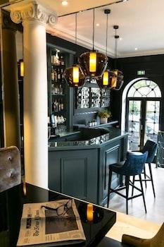 Hotel De Neuville Arc De Triomphe Paris