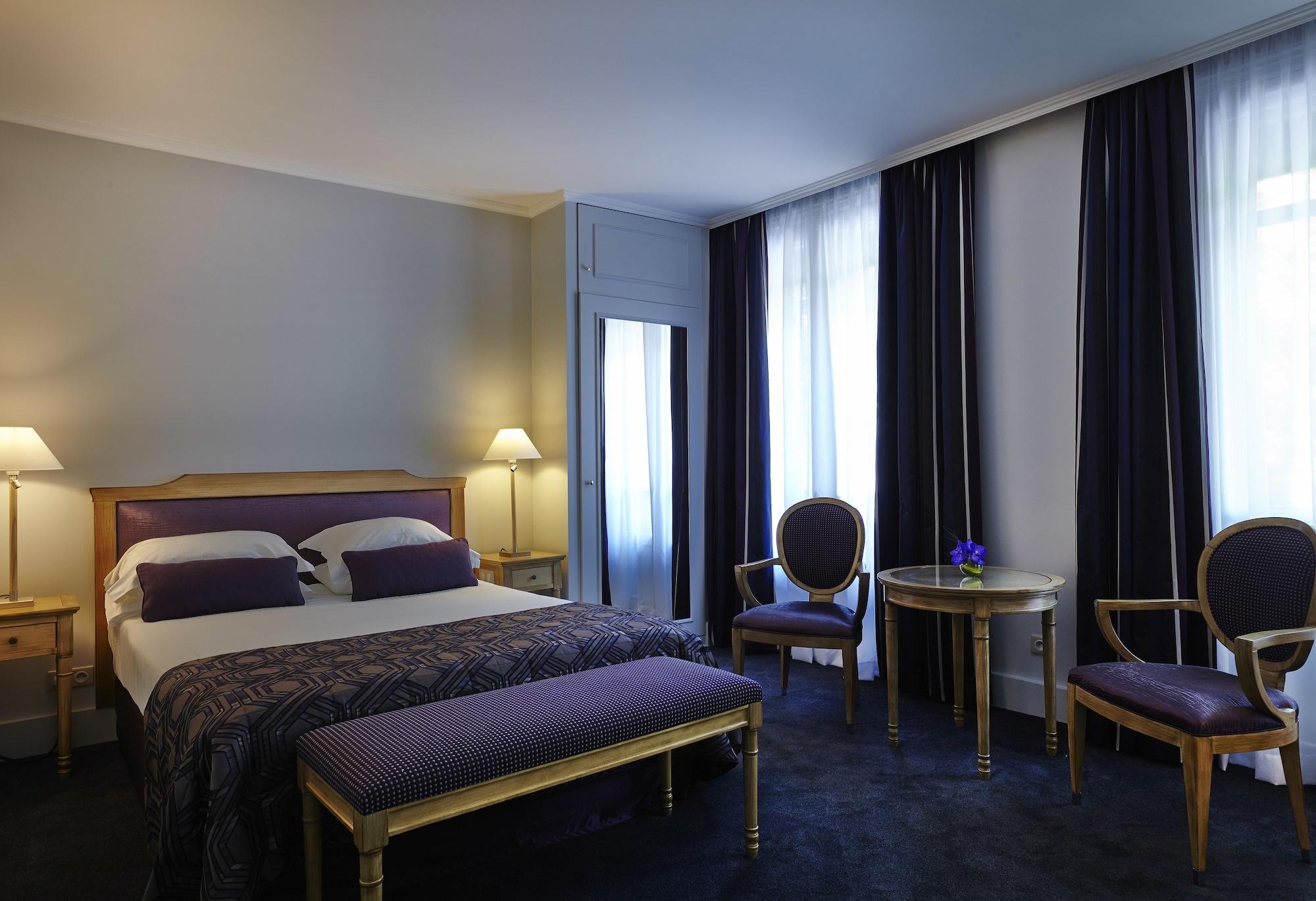 Hotel Royal Champs Elysees