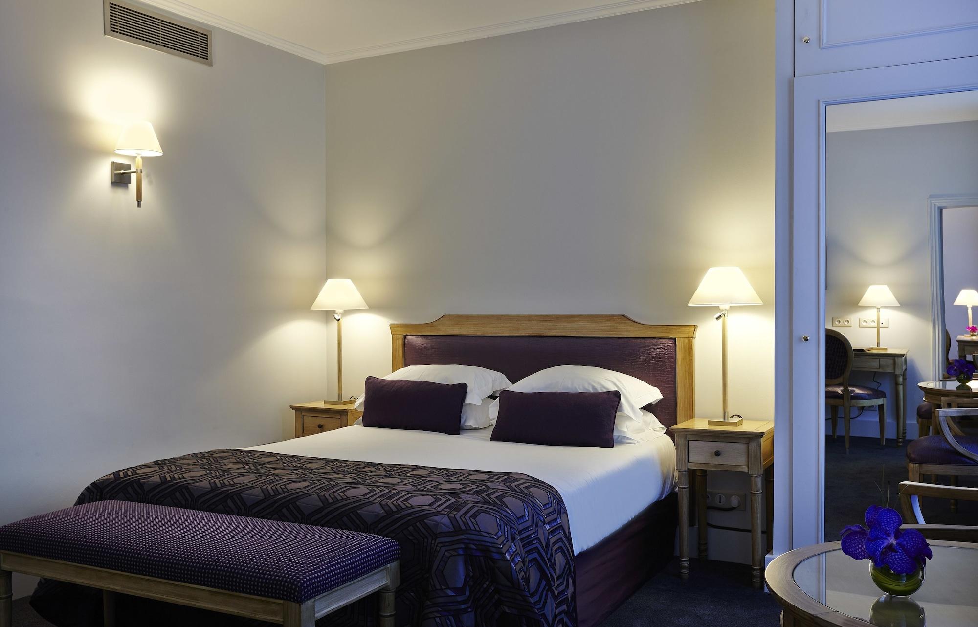 Hotel Royal Champs Elysees