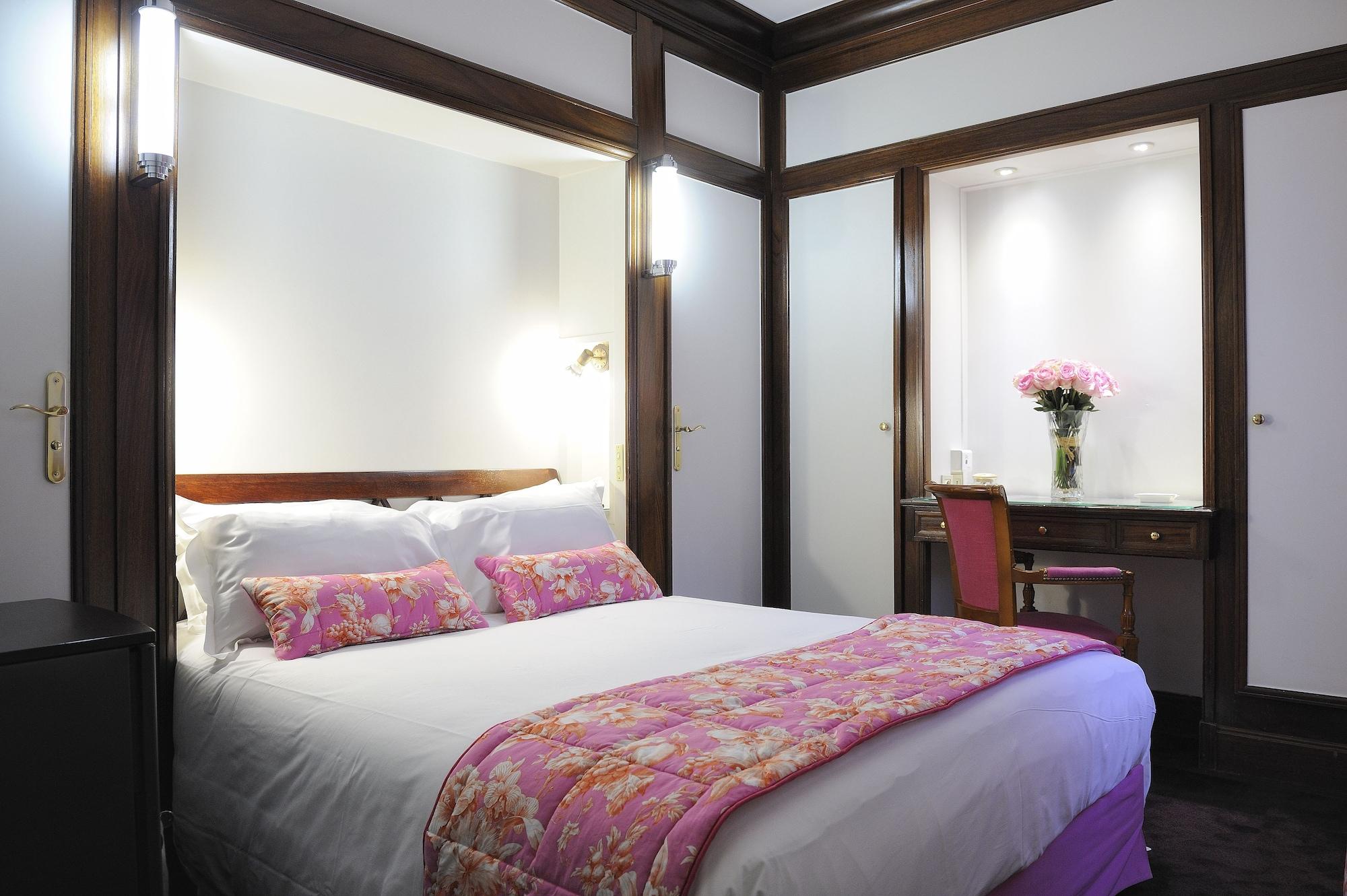 Hotel Royal Champs Elysees Paris