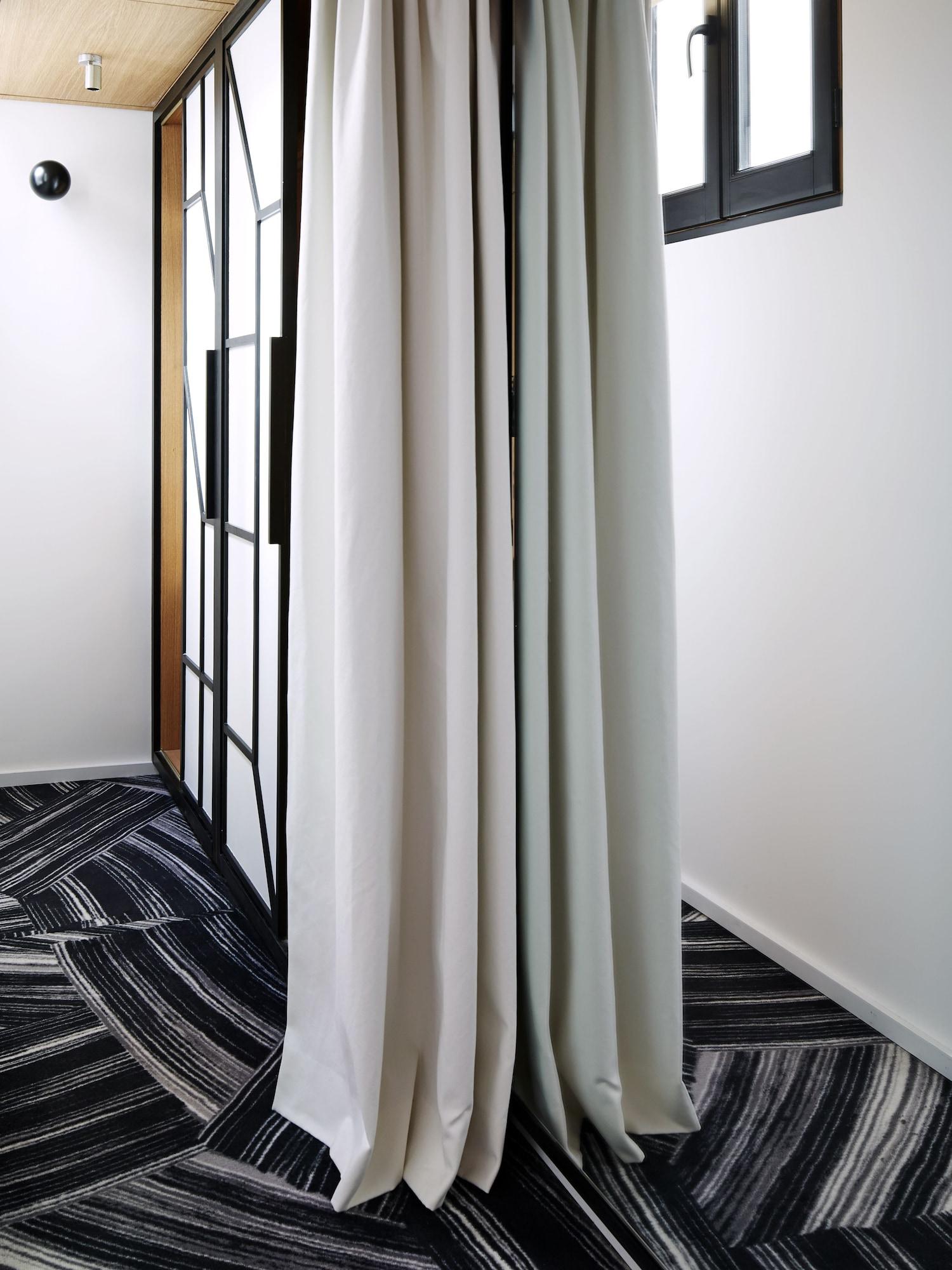 Hotel Du Ministere 4*