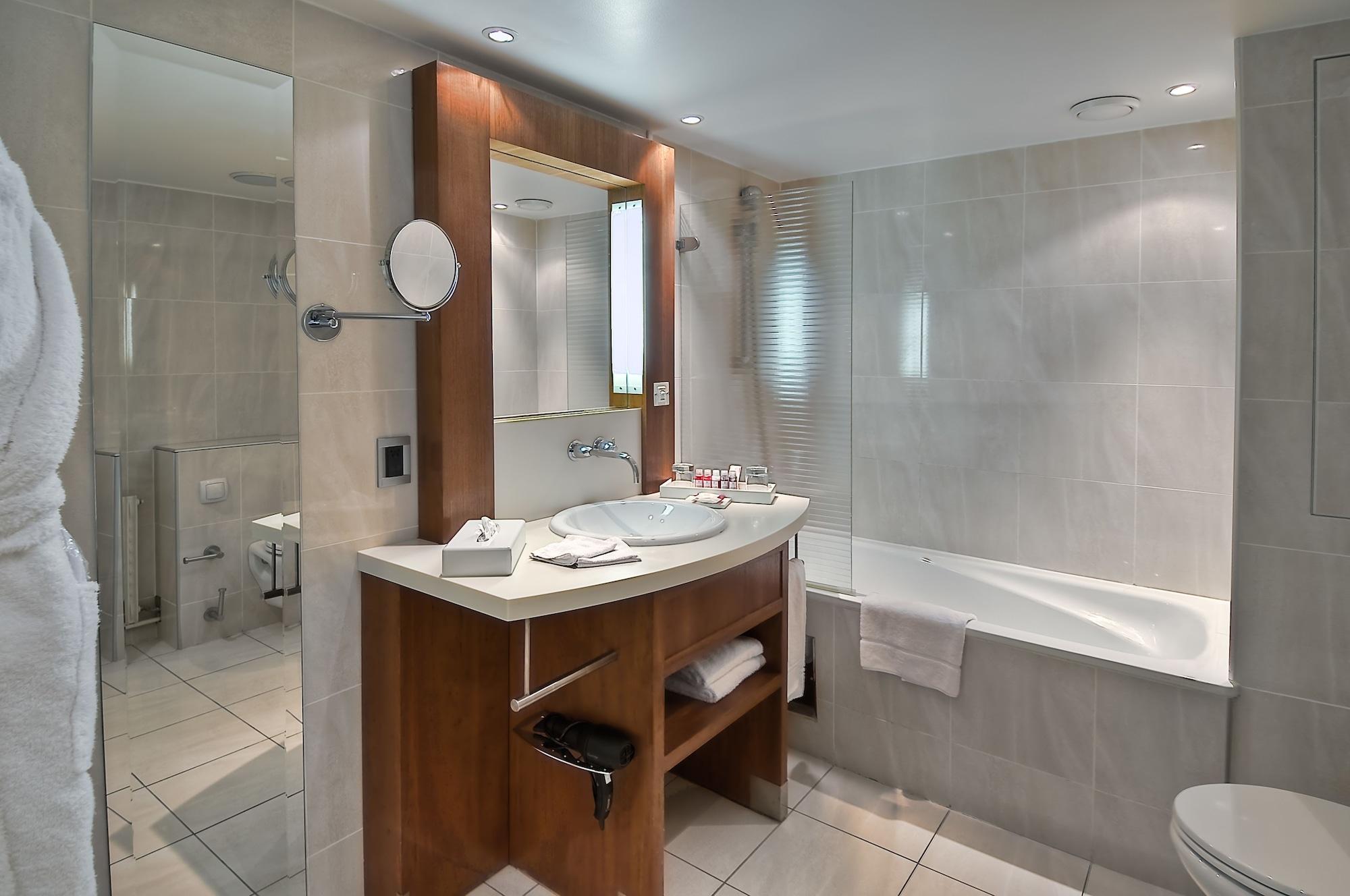 Hotel La Maison Champs Elysées Paris