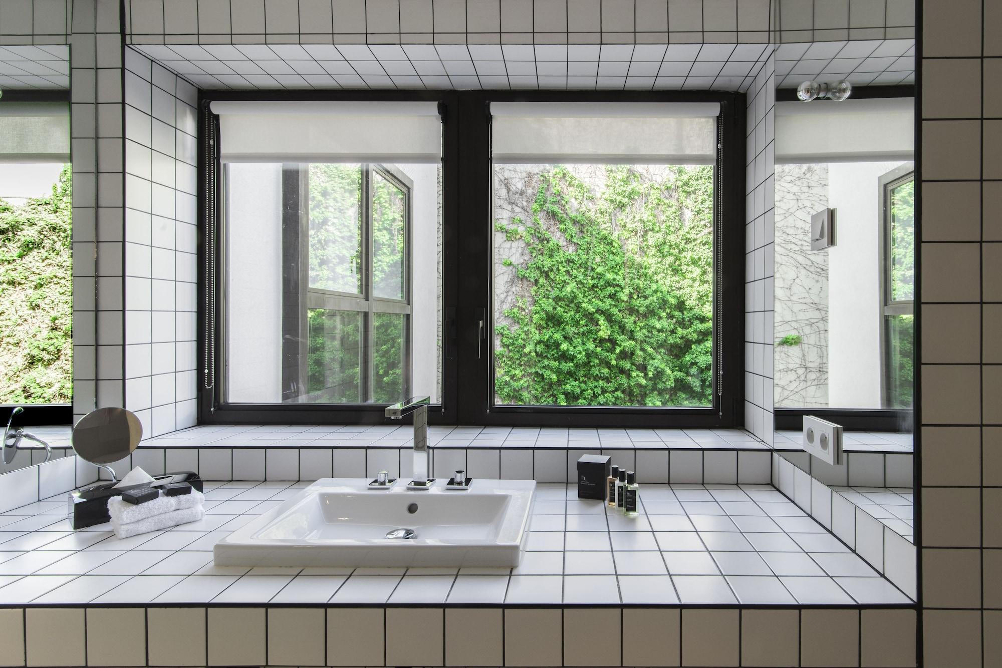Hotel La Maison Champs Elysees 5*
