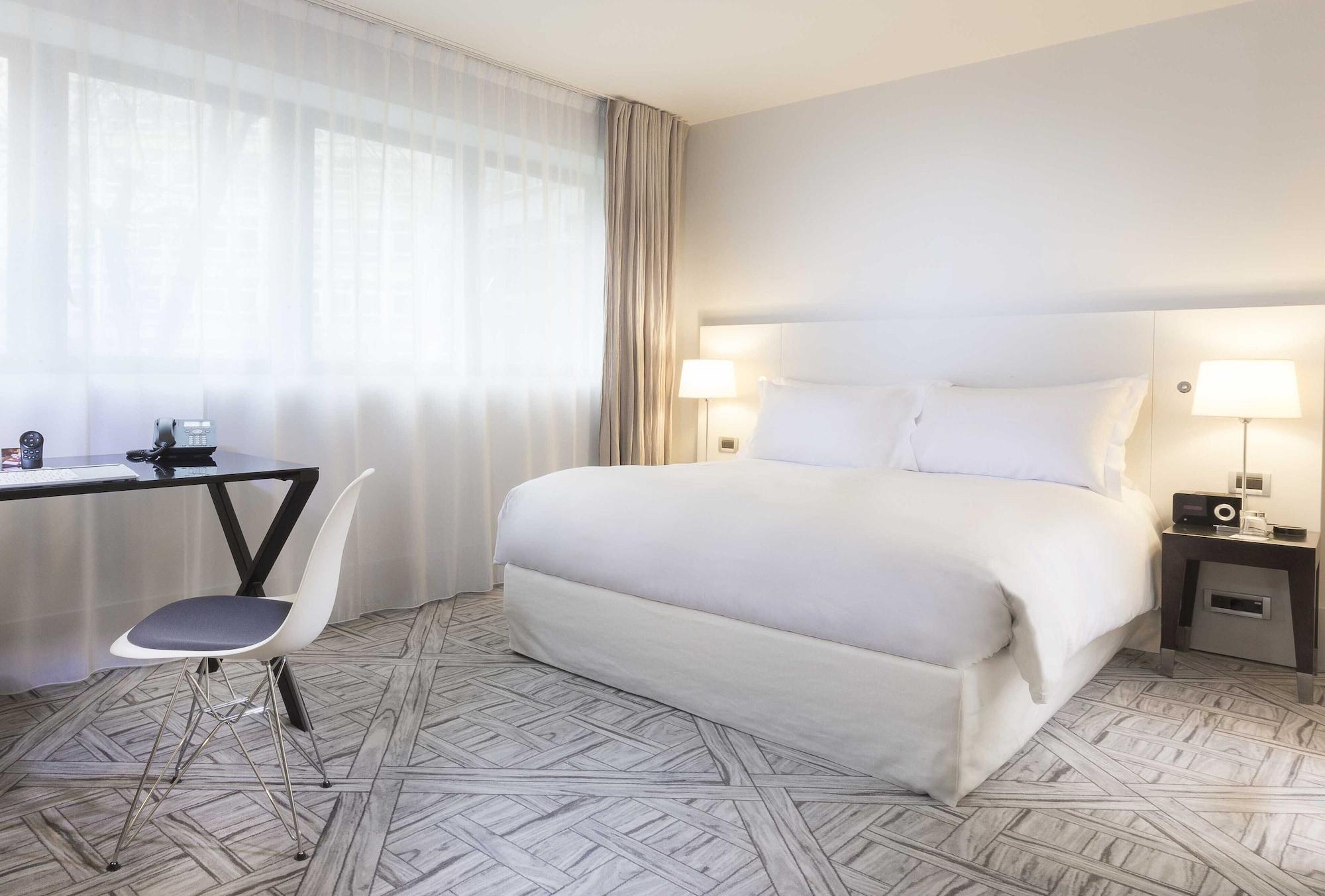 La Maison Champs Elysées Hotel Paris