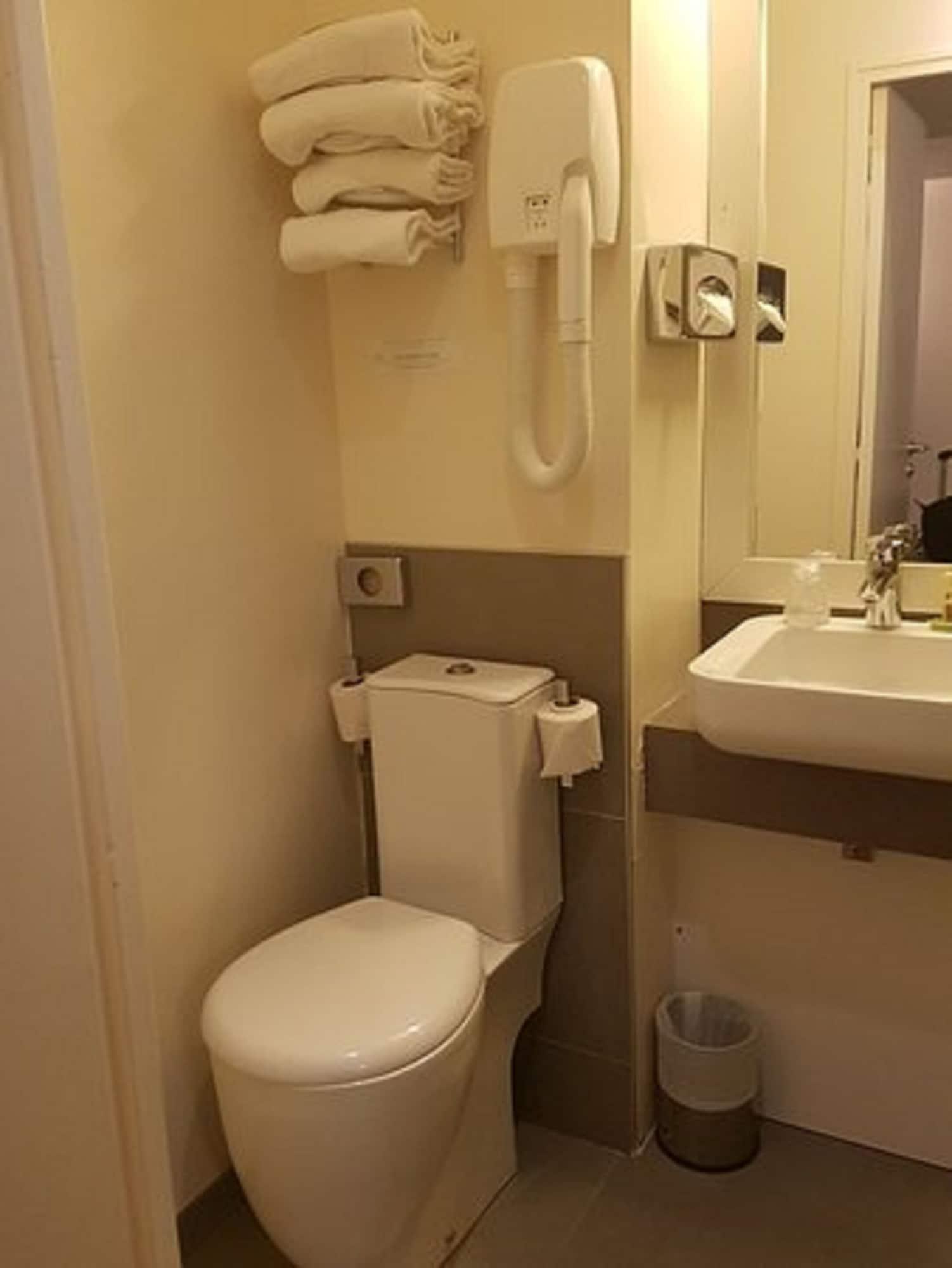 Western Le Montparnasse Hotel 3*