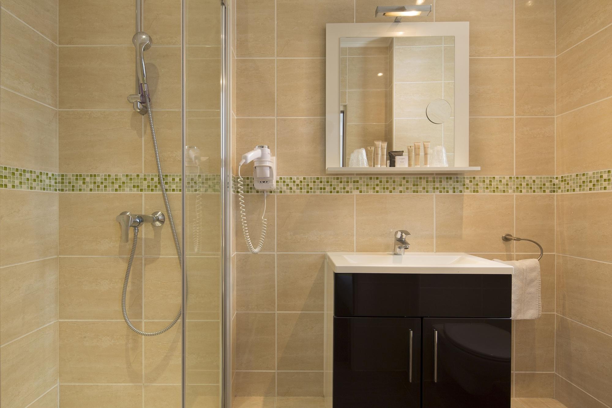Hotel Chatillon Montparnasse 3*