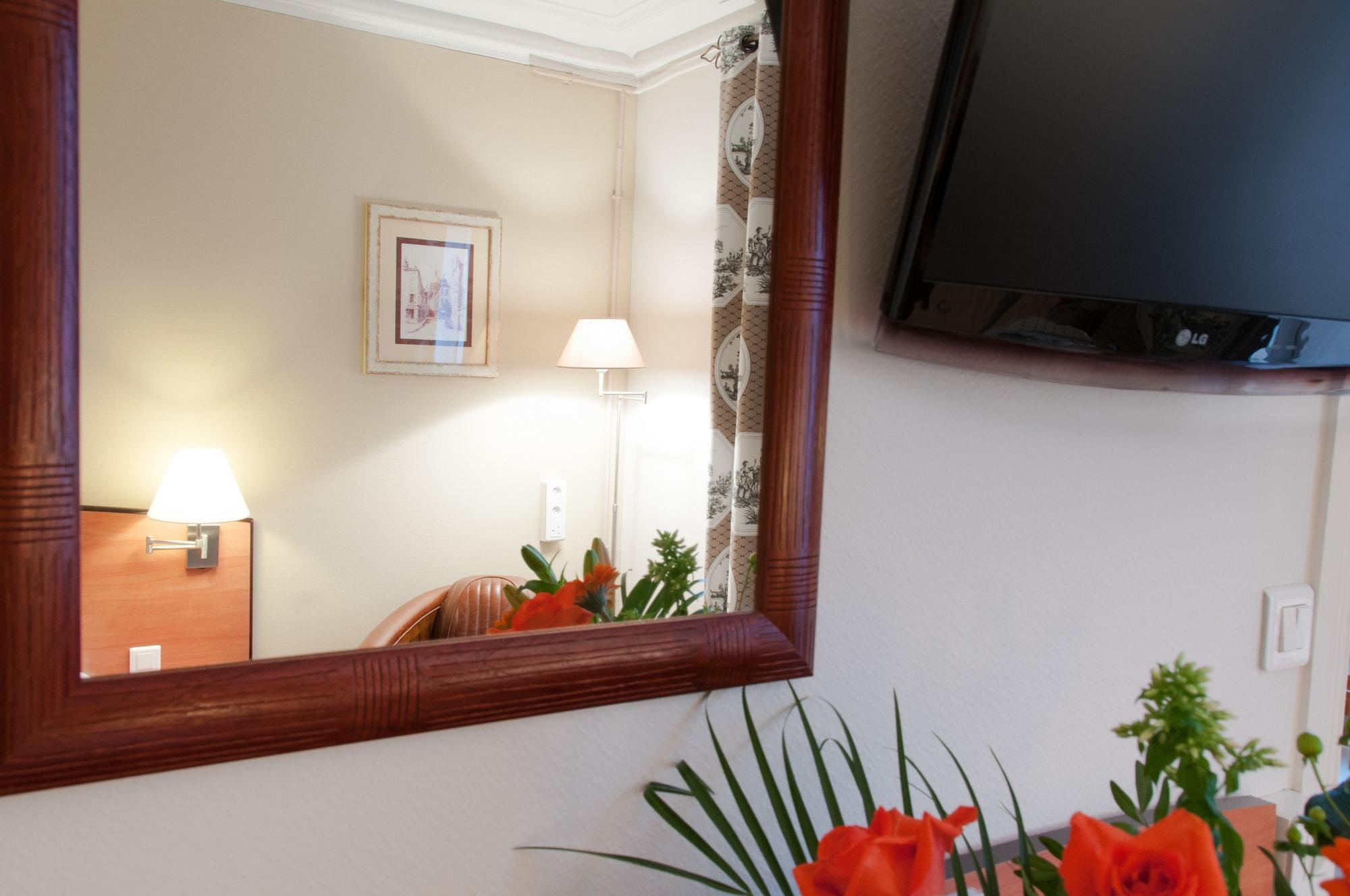 Eden Montmartre Hotel