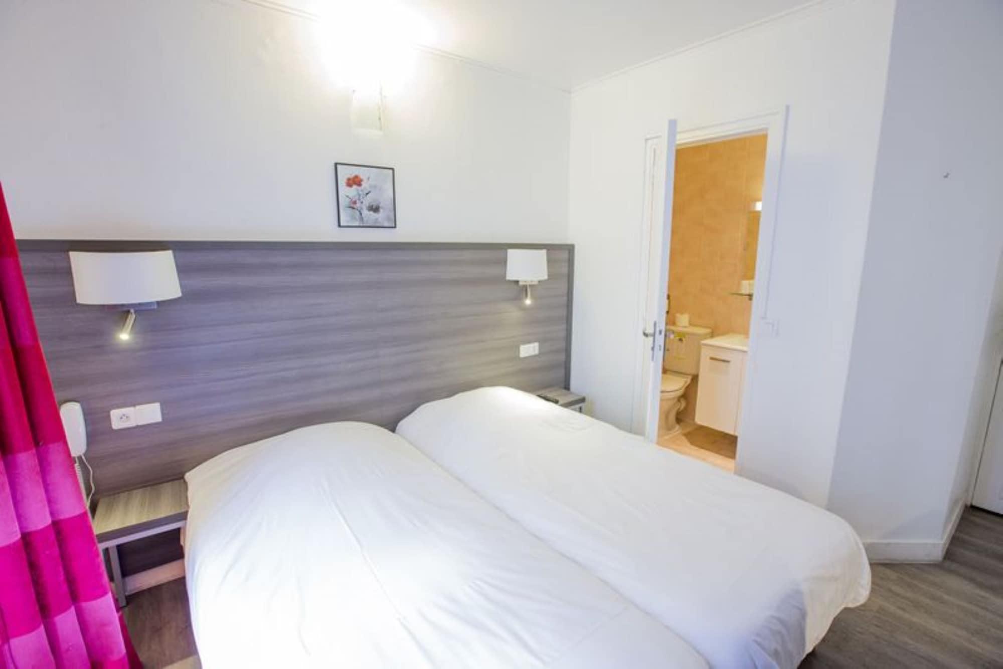 Hotel Hipotel Buttes Chaumont Belleville 3*