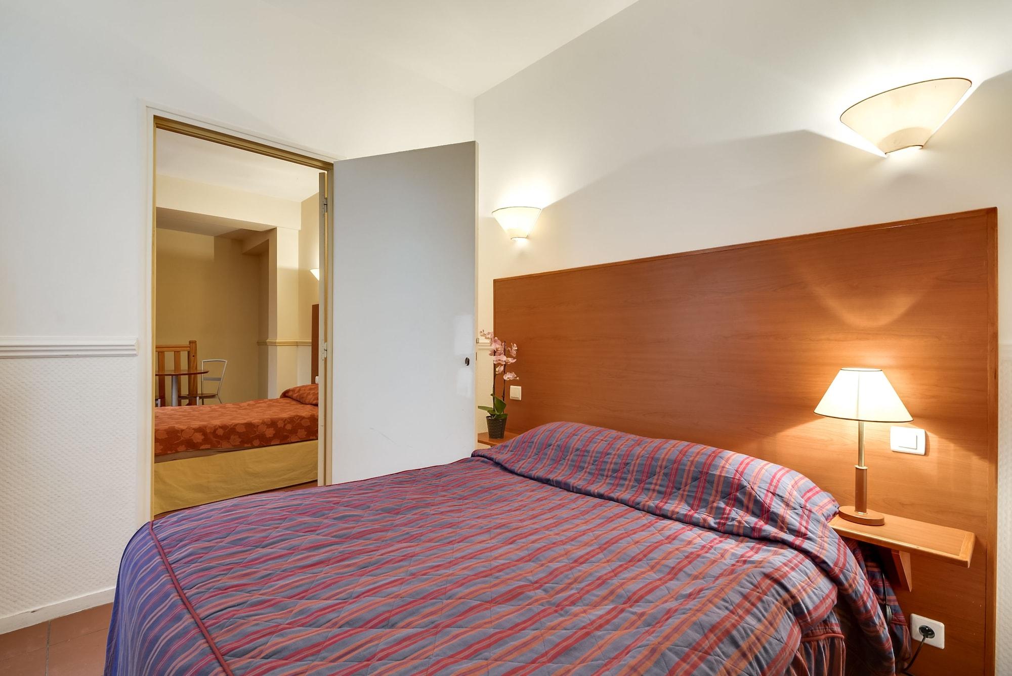 Aparthotel Pavillon Courcelles Parc Monceau 3*