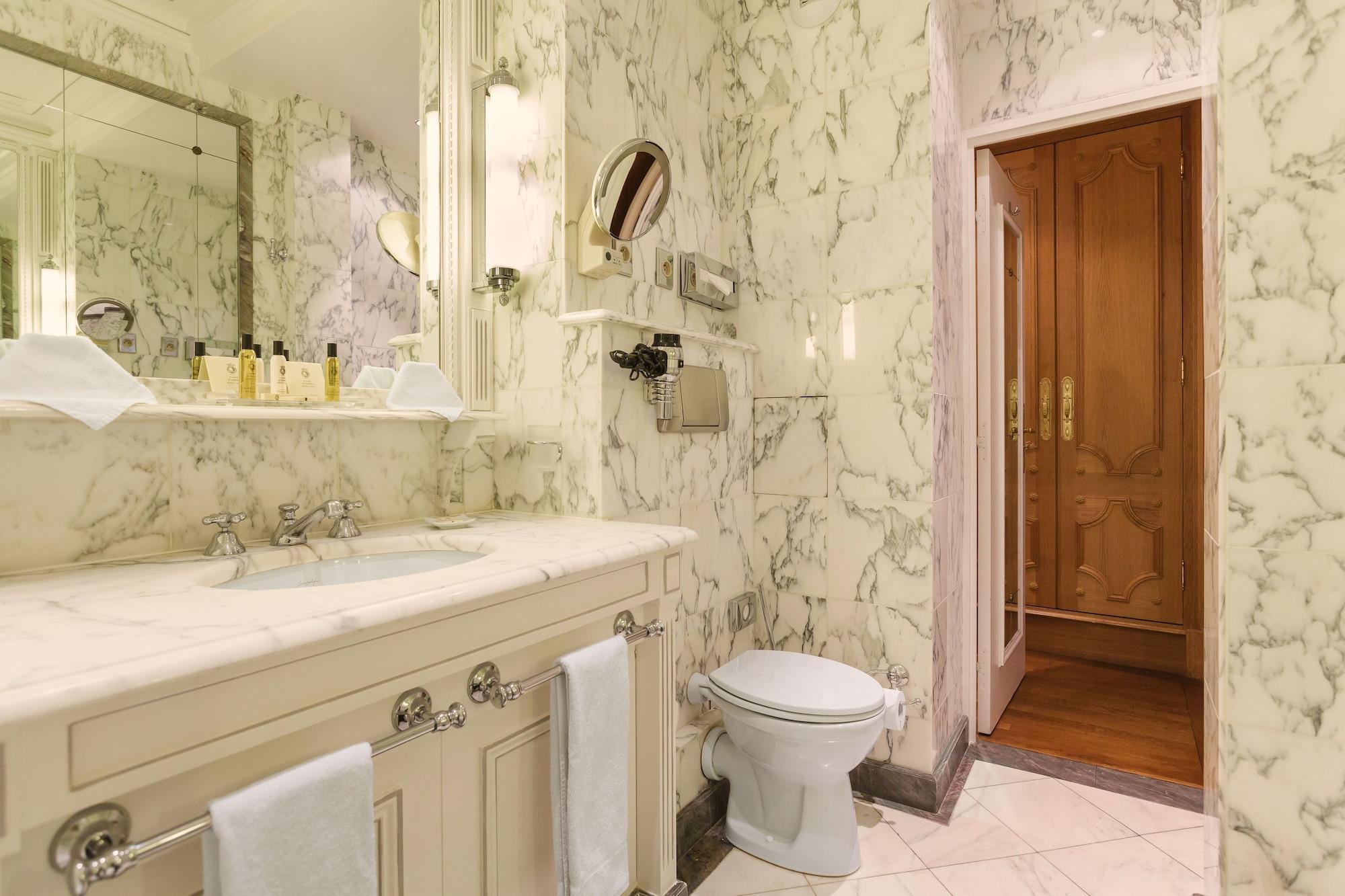 Hotel Luxembourg Parc 4*