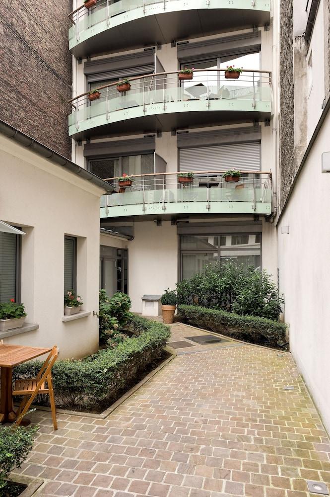Aparthotel Residhotel Imperial Rennequin 3*