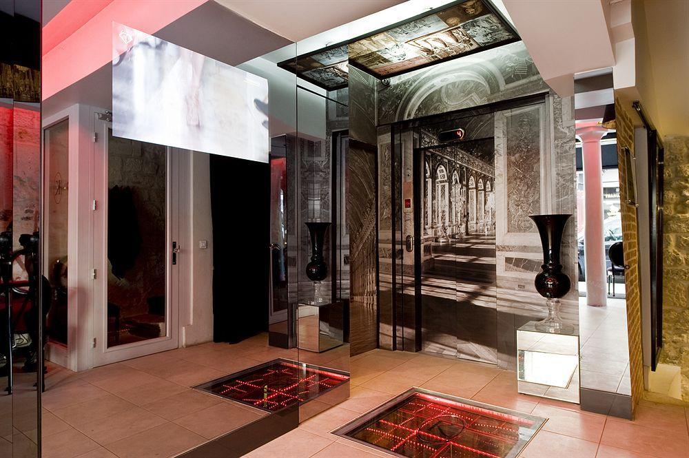 Konfidentiel Hotel 4*