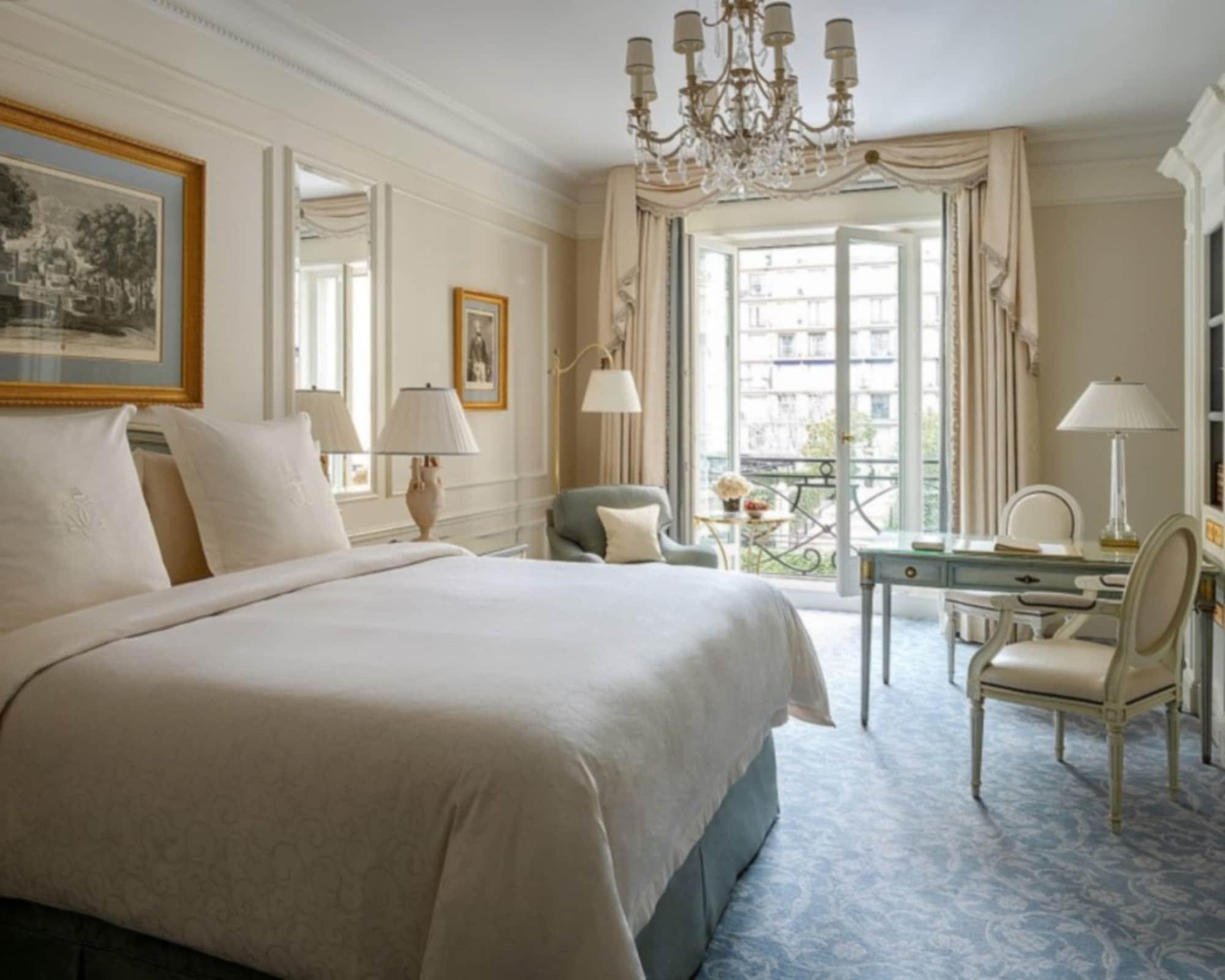 Four Seasons George V 5* Paris