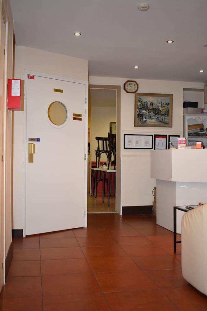 Hotel Avenir 2*