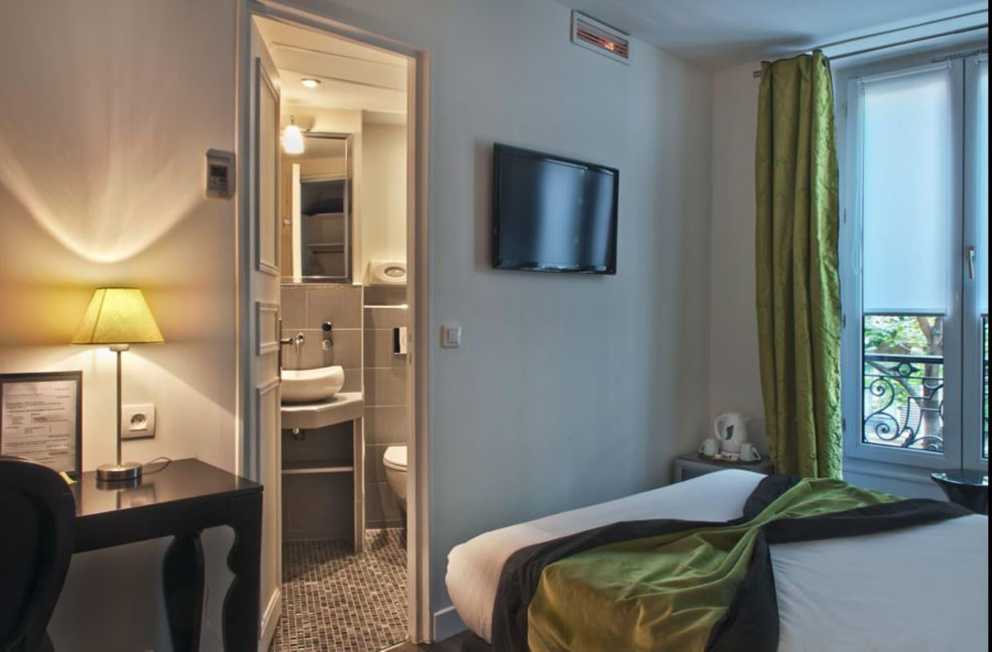 Hotel B Square 3*