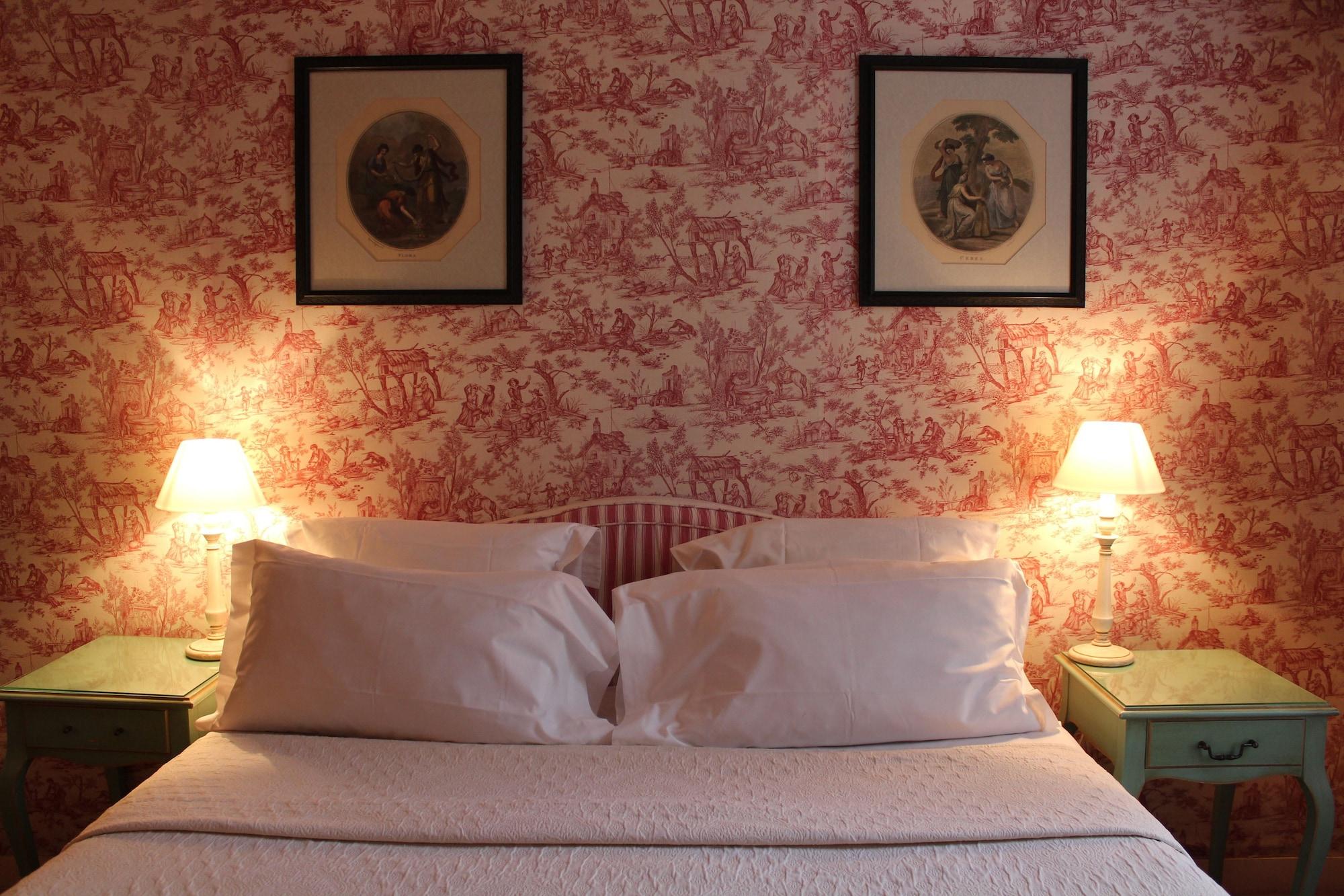 Du Prince De Conti Hotel 3*