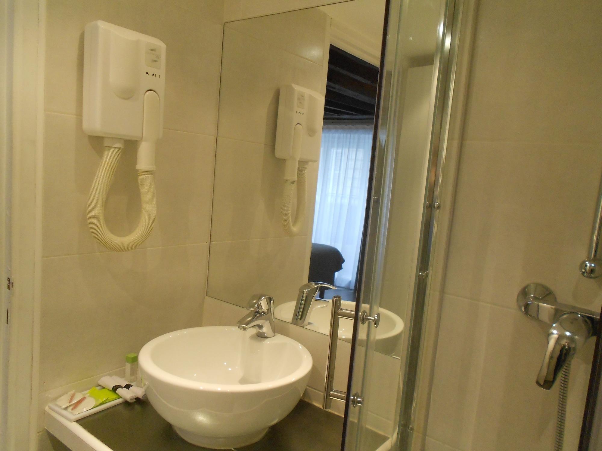Le Compostelle Hotel Paris